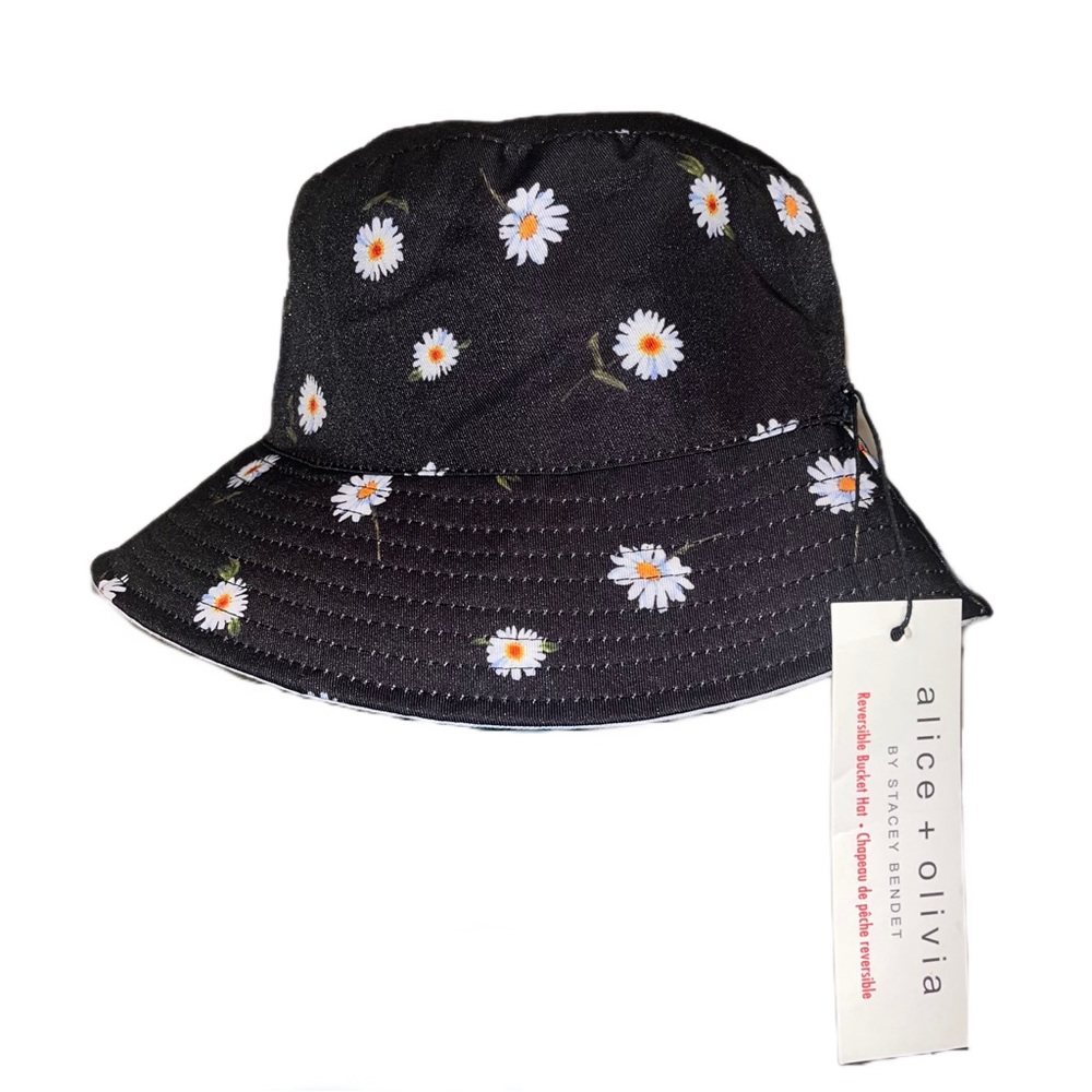 Alice + Olivia x FabFitFun Reversible Bucket Hat - Black w/ Daisies & White
